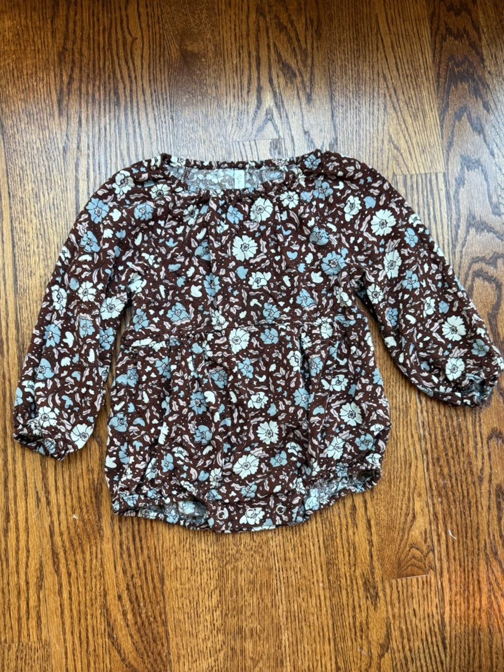 Rylee + Cru Long Sleeve Bubble Romper - Picture 2 of 7